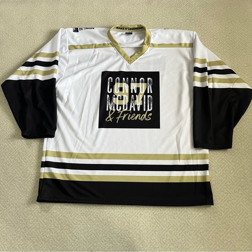 NWOT Connor McDavid & Friends Hockey Jersey